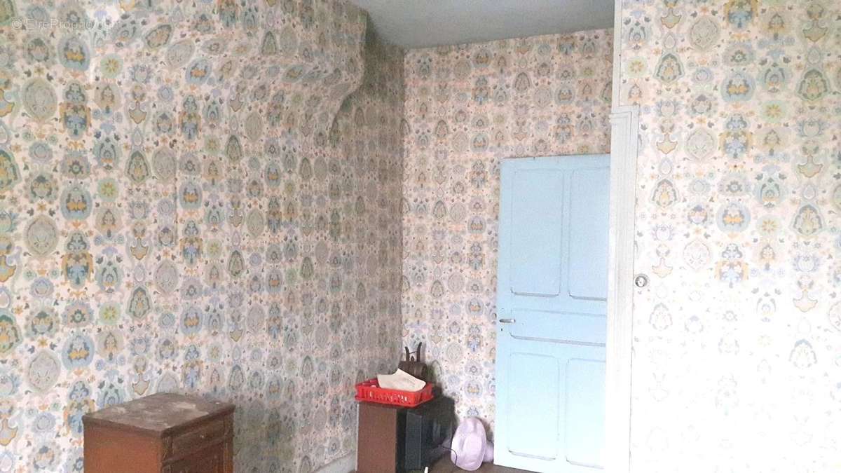 Maison à DUN-LE-PALESTEL