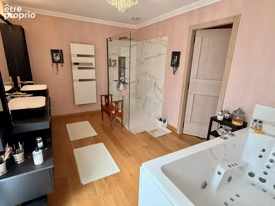Élégante propriété avec villa principale, mazet en pierres et piscine - photo 46