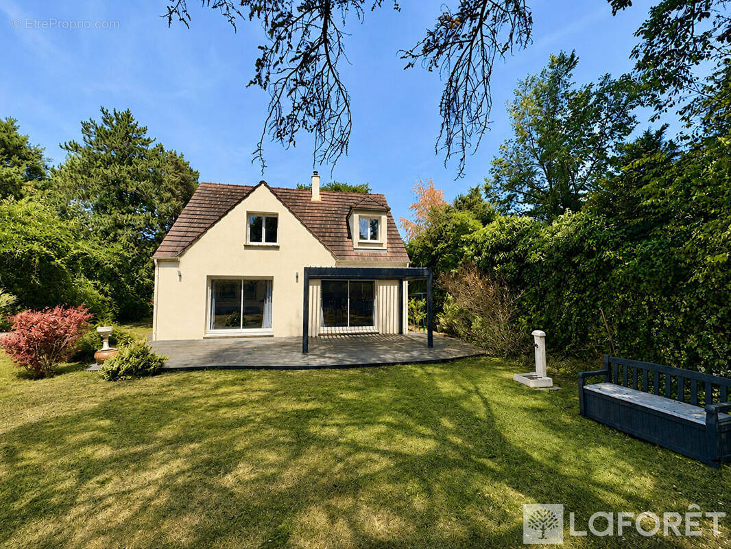 Maison à VULAINES-SUR-SEINE