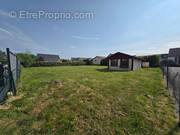 Terrain à FONTAINE-LE-BOURG