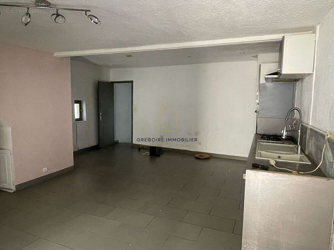 Appartement à LA TOUR-D'AIGUES