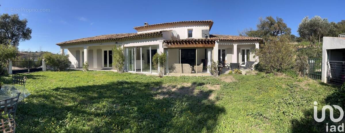 Photo 1 - Maison à PLAN-DE-LA-TOUR