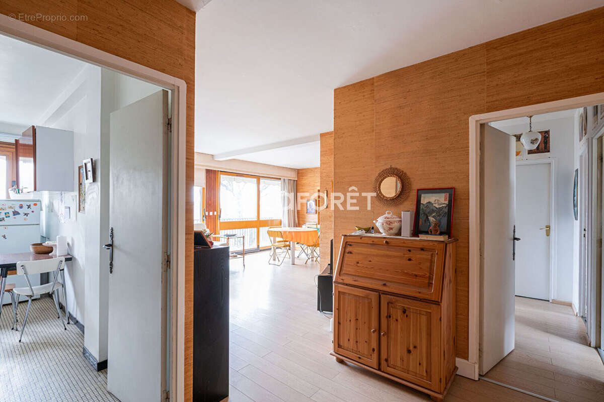 Appartement à LA CELLE-SAINT-CLOUD