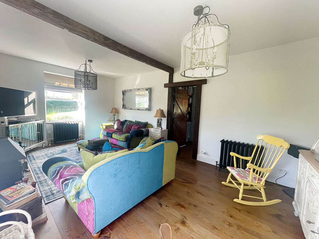 FINISTÈRE: Proche Huelgoat. Belle maison de campagne rénovée avec 3 ch, 2 sdb et jardin. - photo 9
