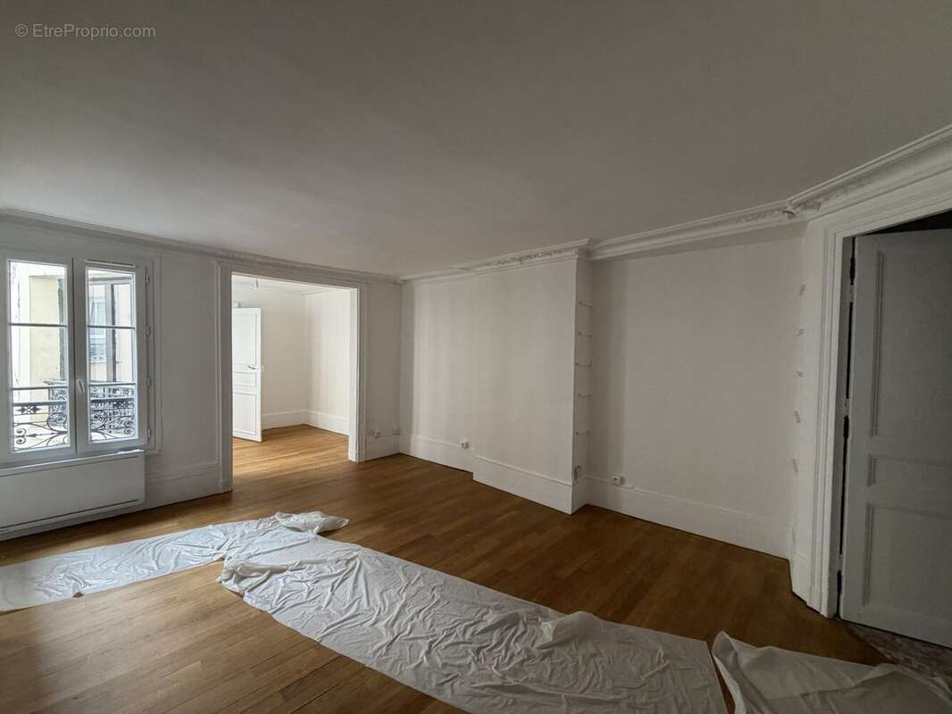 Appartement à PARIS-3E