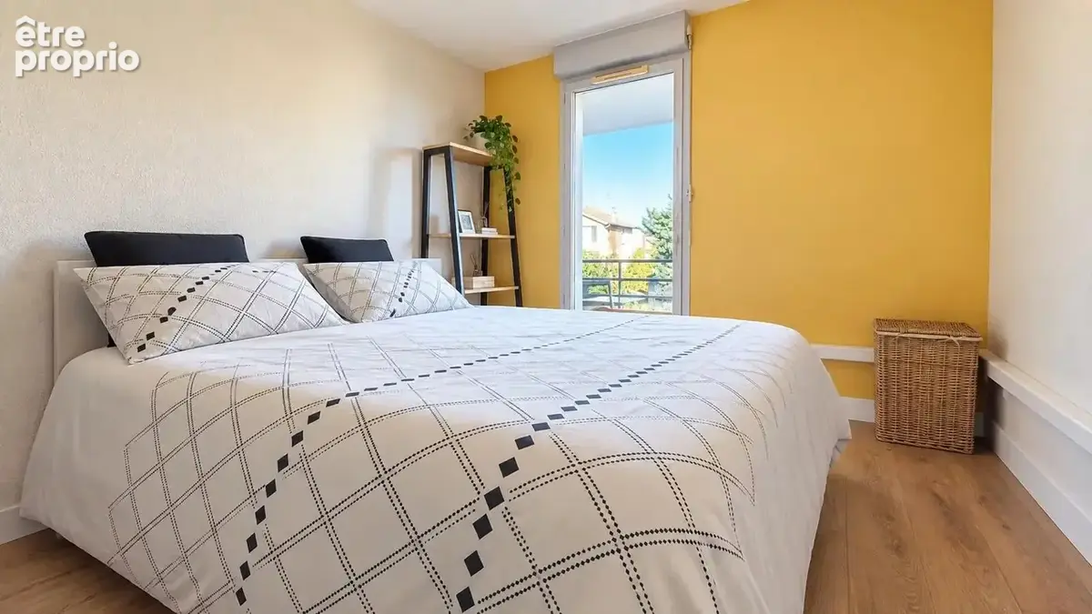 EXCLUSIVITÉ – Barrière de Paris - La Vache, T4 lumineux avec terrasse, balcon et 2 parkings - photo 8