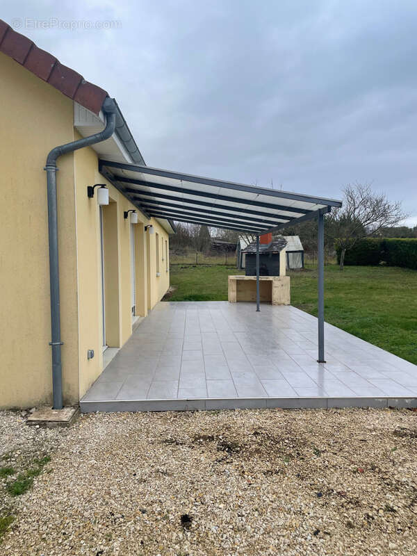 Maison à MESNIL-SAINT-LOUP