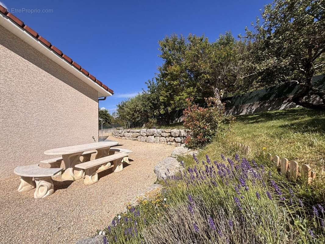 Maison 115 m² à Saint-Hilaire-De-La-Cote  - photo 7