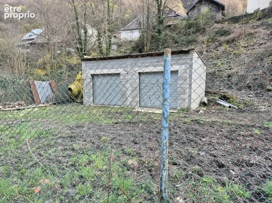 Terrain à LIVET-ET-GAVET