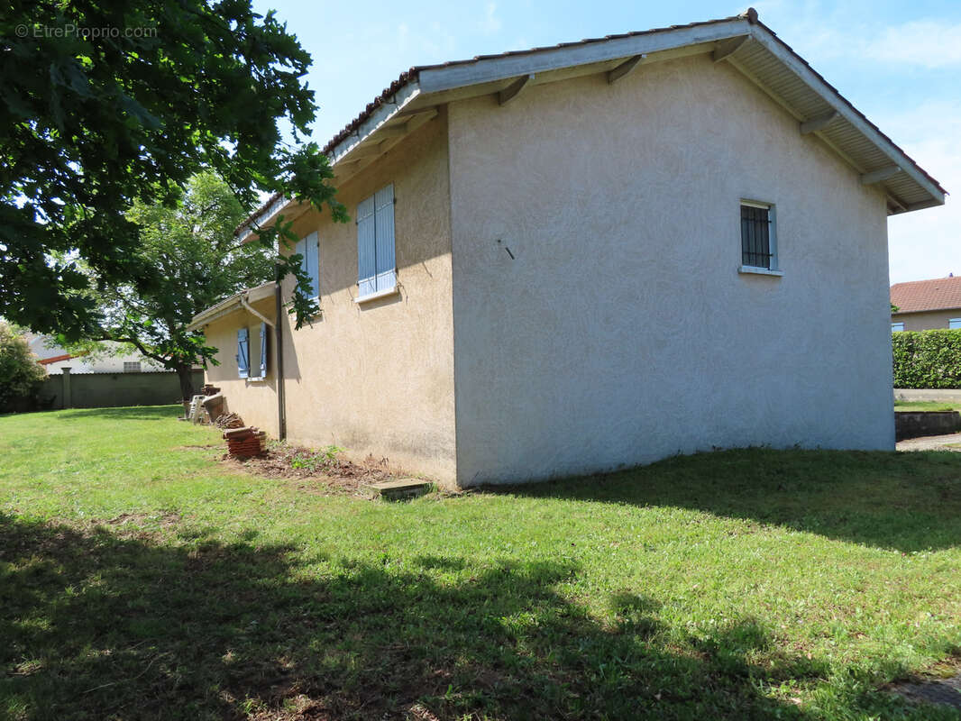 Maison à SAINT-ROMAIN-DE-JALIONAS