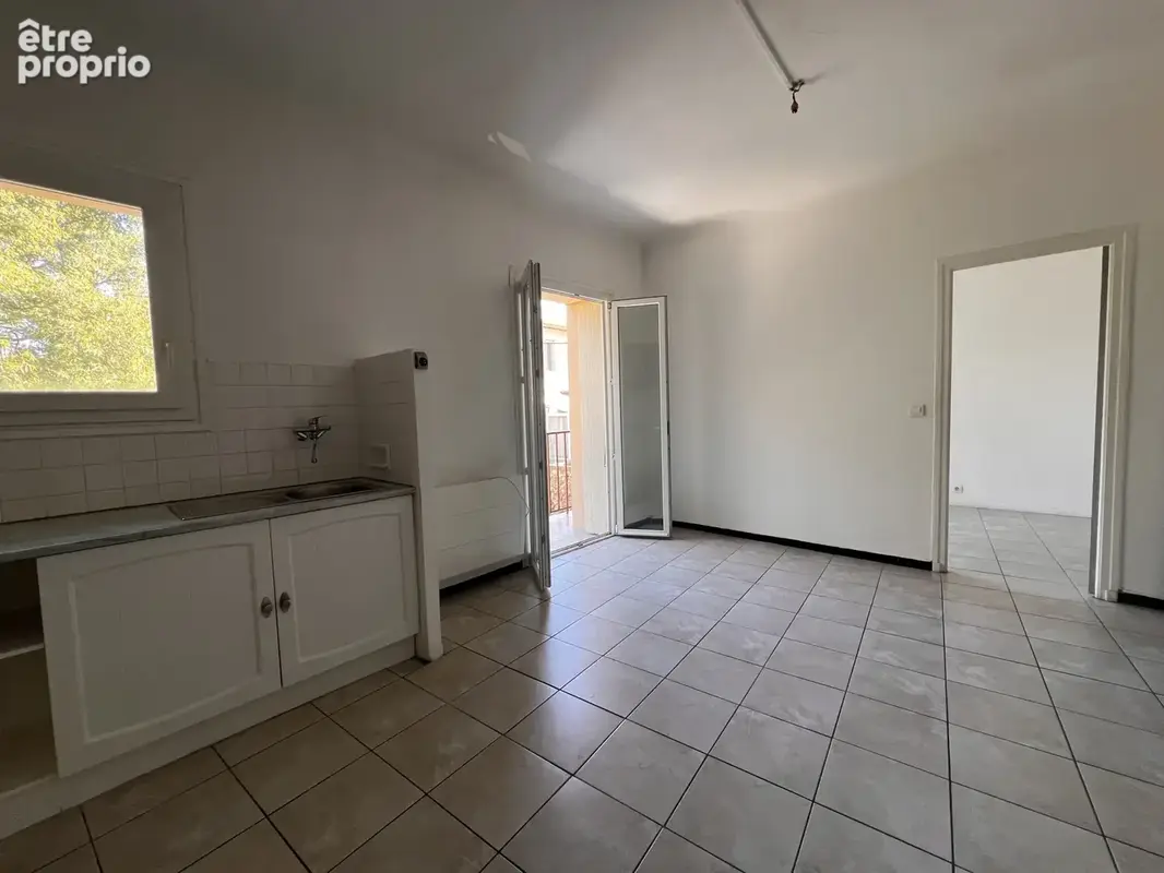 F2 bis avec balcon et vue dégagée à Céret - photo 2