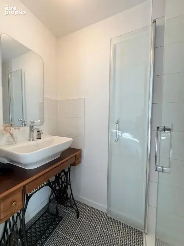 Nieul Maison de village plein centre - photo 7