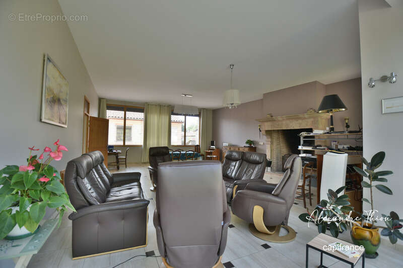 Maison à CHAZEY-SUR-AIN