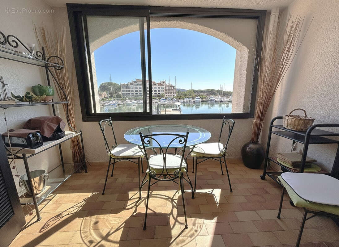 Appartement à COGOLIN