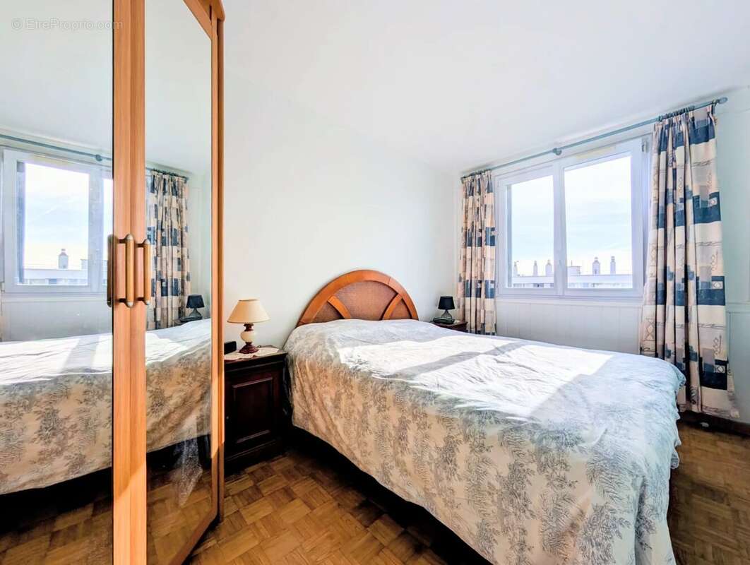 Appartement à LES CLAYES-SOUS-BOIS
