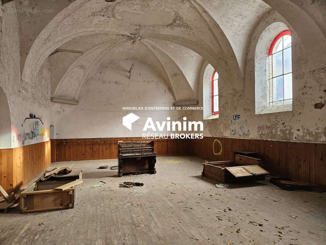 Commerce à SAINT-AMOUR