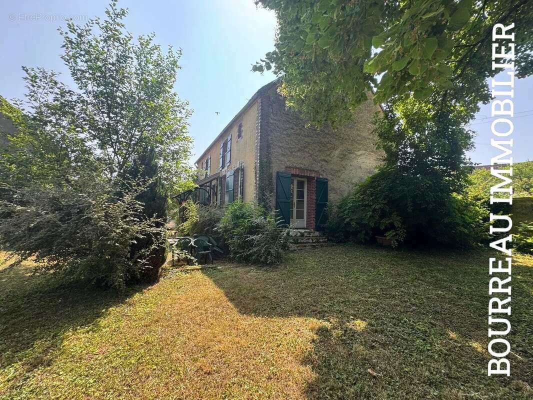 Maison à CHASSY
