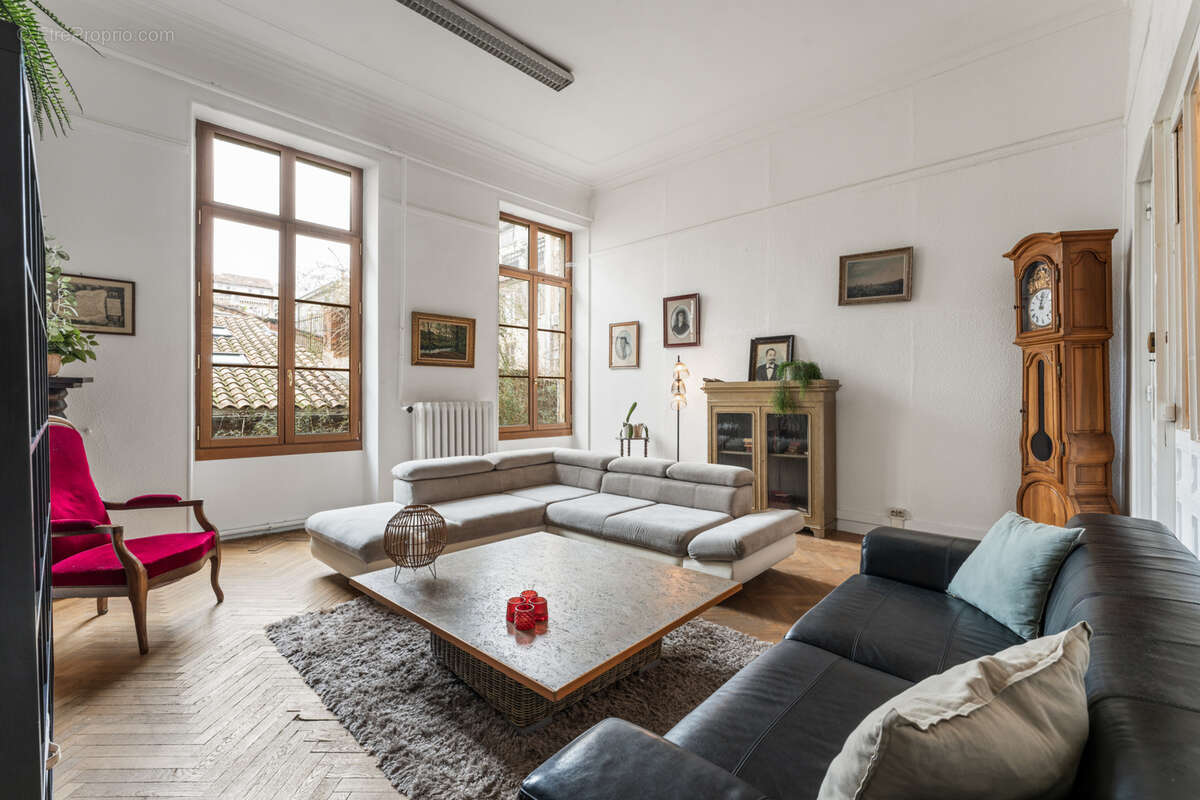 Type 4 de 144 m2 Haussmannien    Quartier des Antiquaires-13006 - photo 2