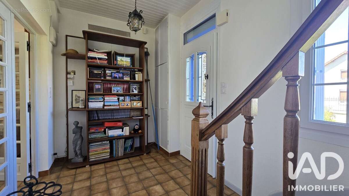 Photo 9