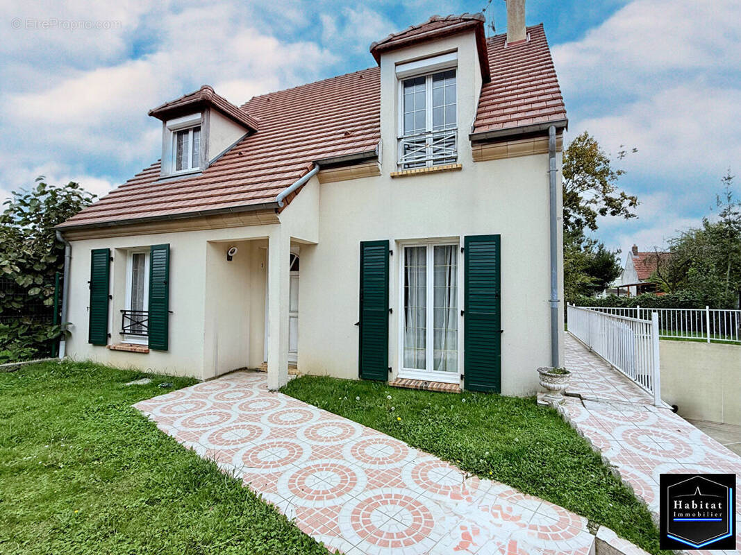 Maison à LE PLESSIS-BELLEVILLE