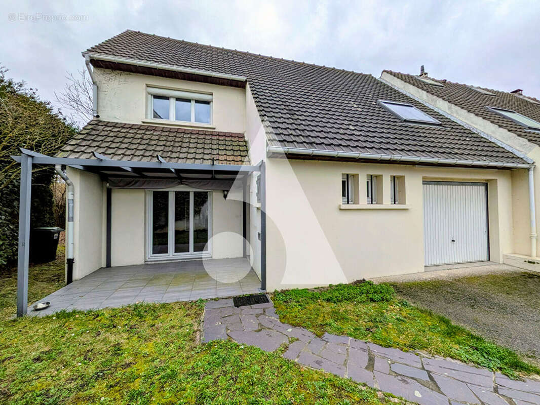 Maison à LA FRETTE-SUR-SEINE