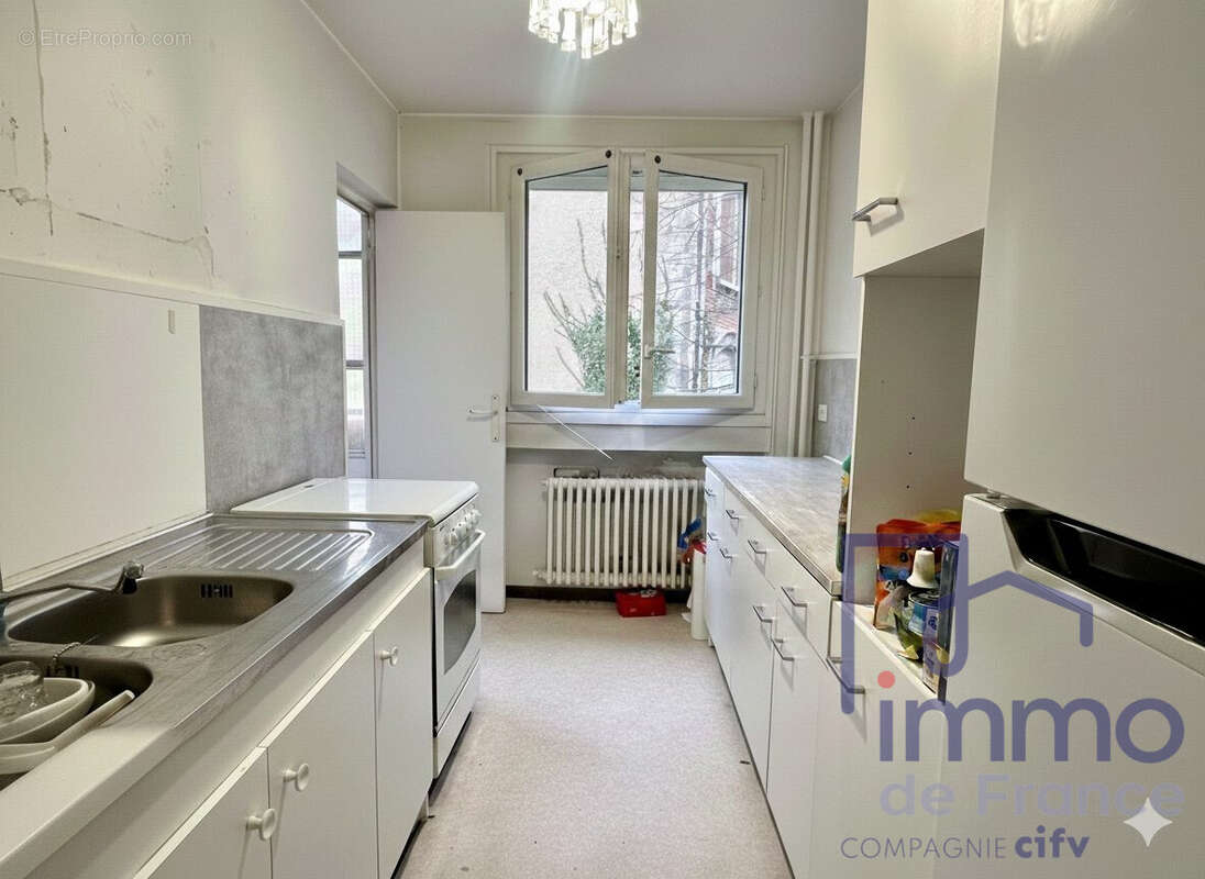 Appartement à LE CHAMBON-FEUGEROLLES
