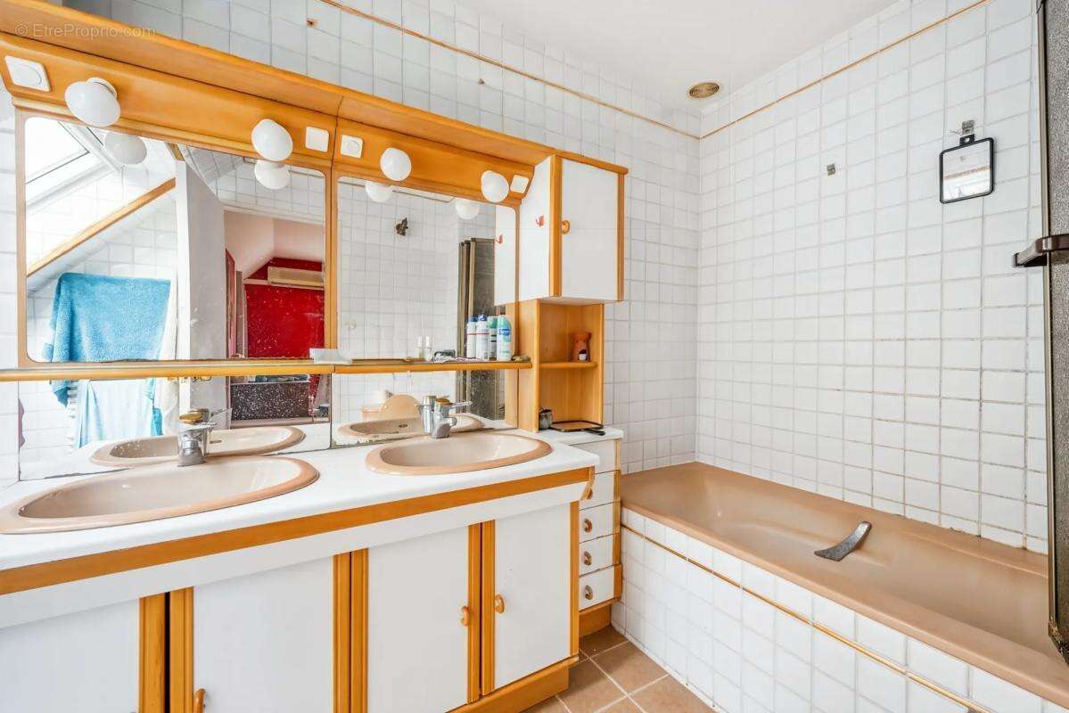 Maison à PLAISIR