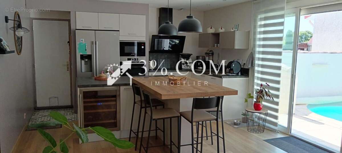 Maison à ETOILE-SUR-RHONE