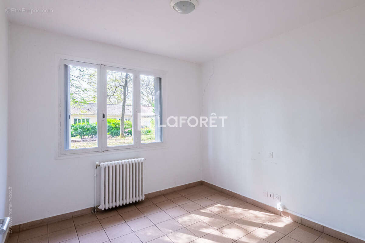 Maison à LA CELLE-SAINT-CLOUD