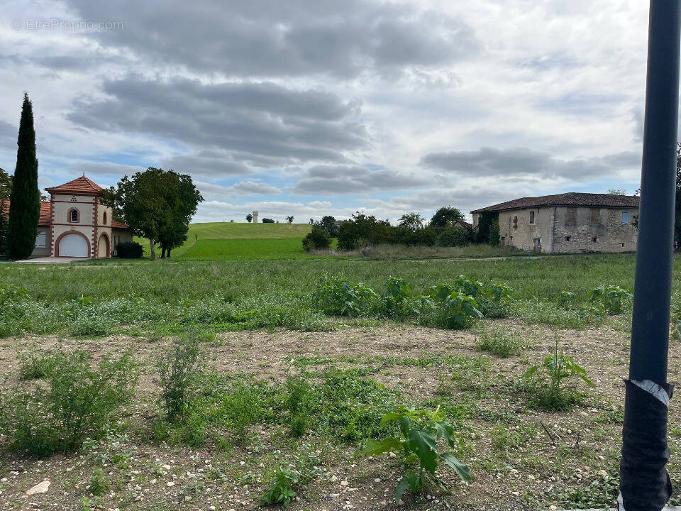 Terrain à POULAN-POUZOLS