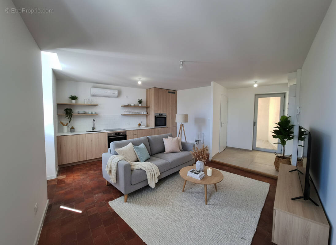 Appartement à SUZE-LA-ROUSSE