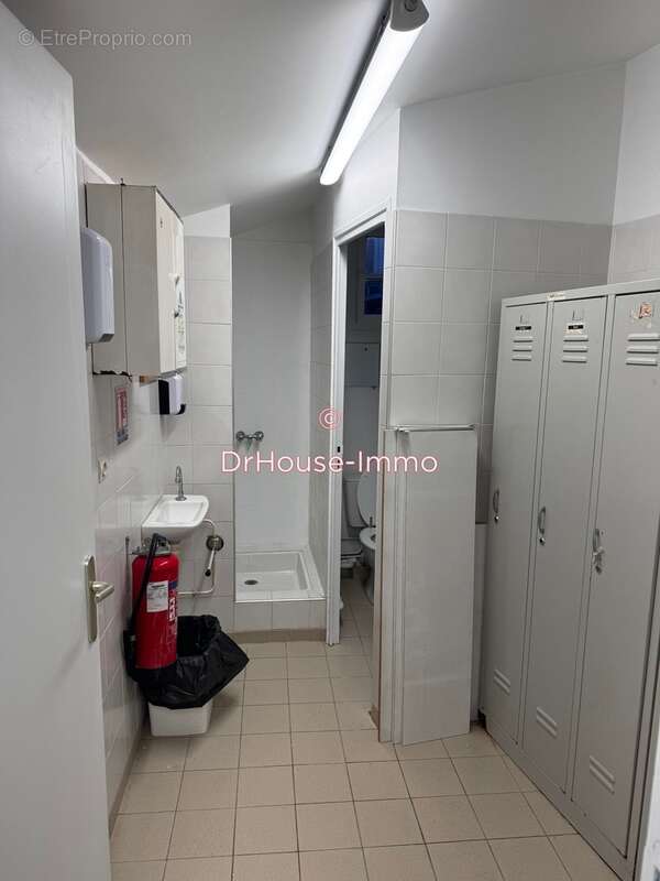 Commerce à CHAMPAGNE-AU-MONT-D&#039;OR