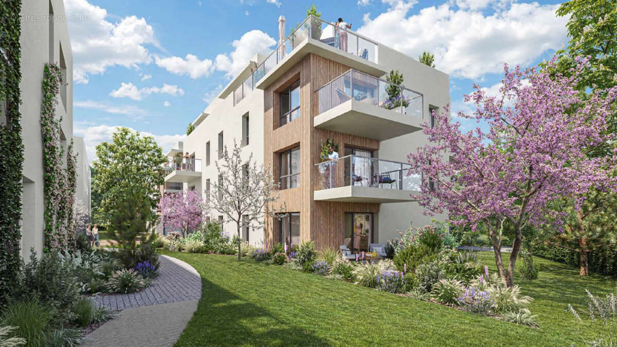 Appartement à ETREMBIERES