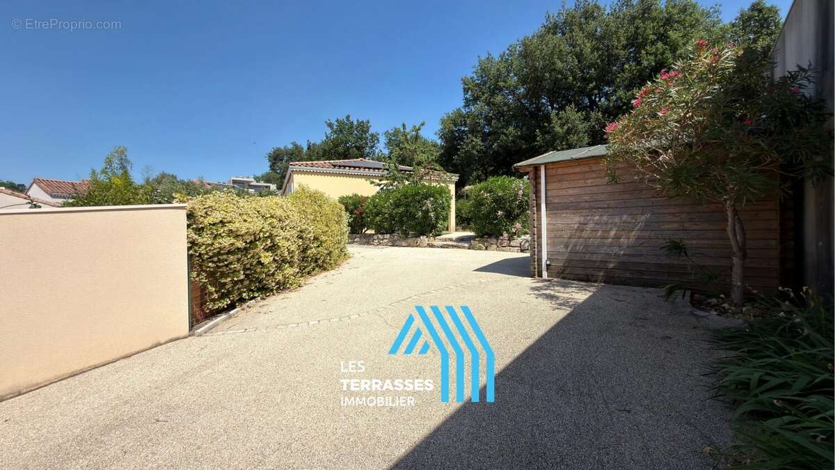 Maison à MONTELIMAR