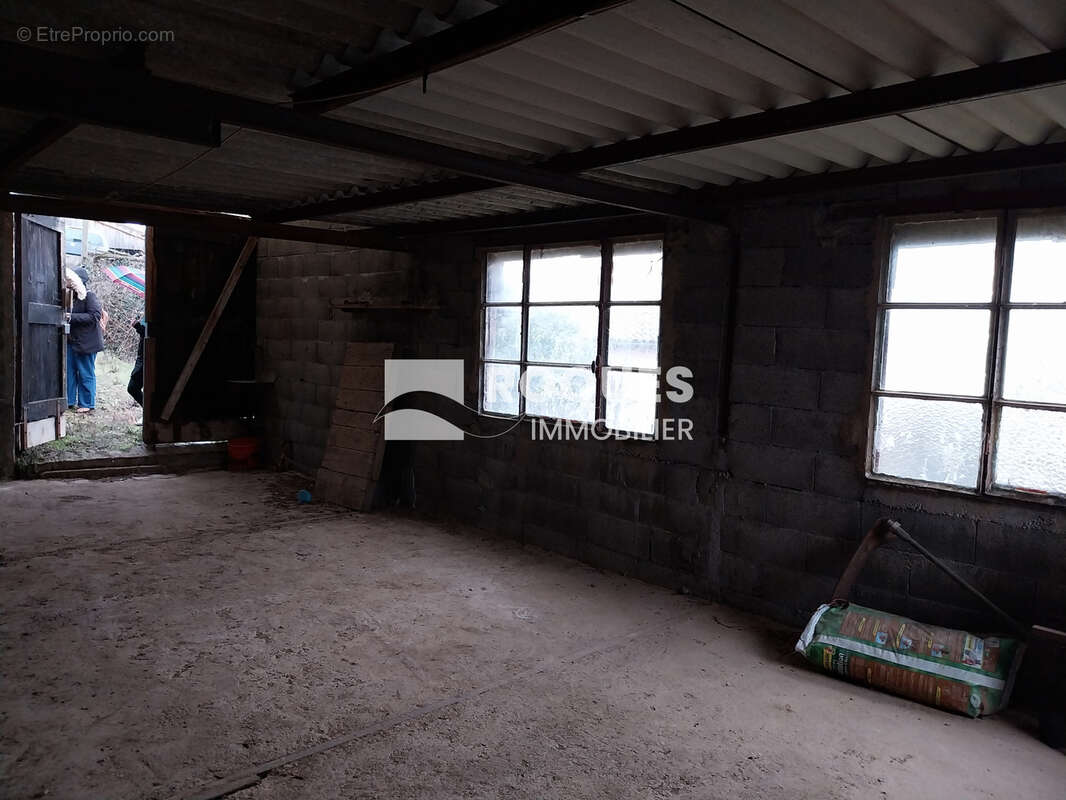 terrain non constructible  avec hangar et maison de vigne - photo 5