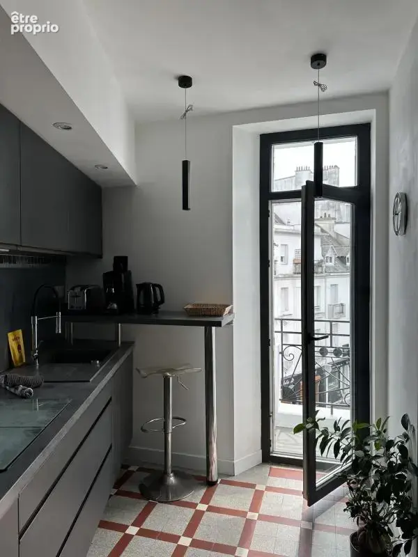Loft d'exception – 145 m² au sol – Volumes spectaculaires – Charme industriel - photo 2