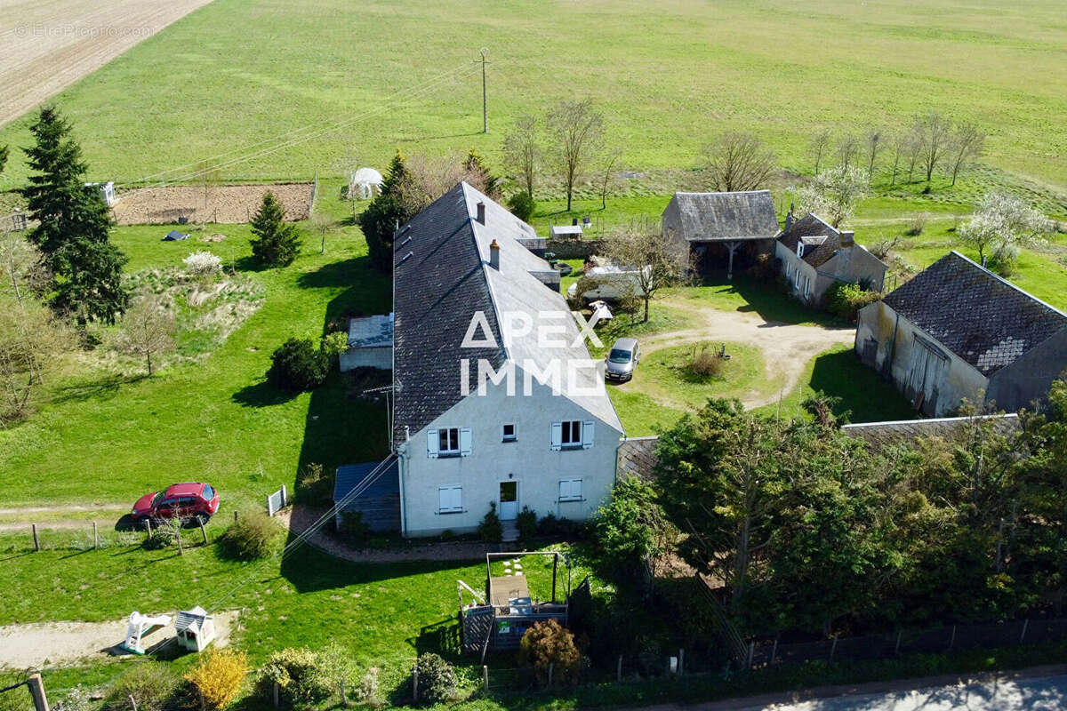Maison à OUVROUER-LES-CHAMPS