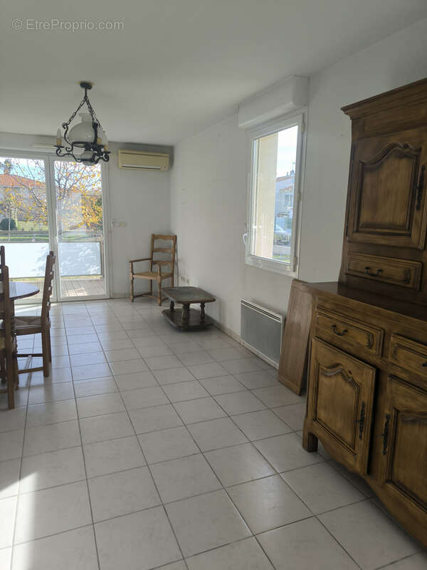 A vendre!  Bel appartement T3 avec terrasse et parking à Saint-Laurent-de-la-Salanque. - photo 2