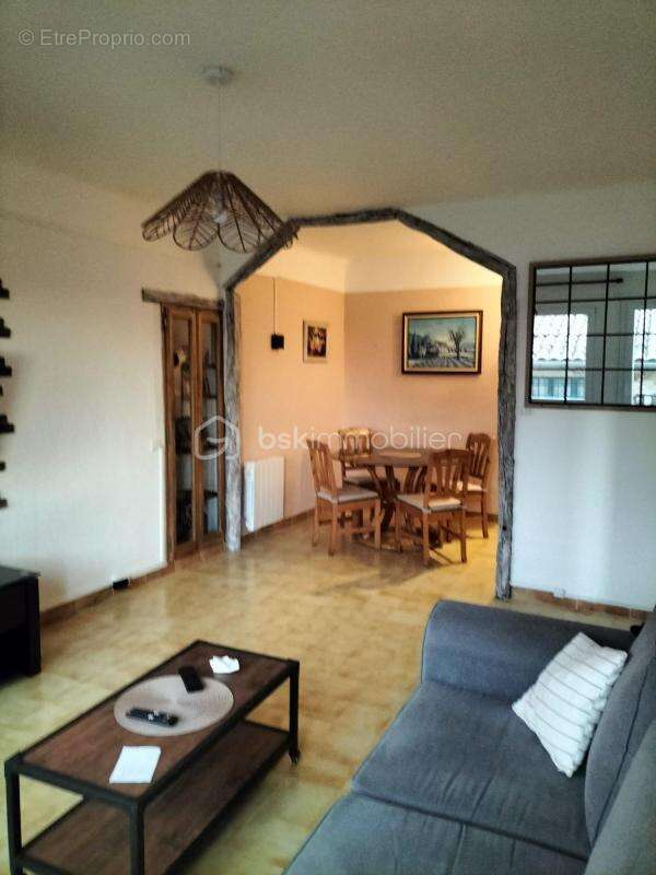 Maison à SAINT-ETIENNE-LES-ORGUES