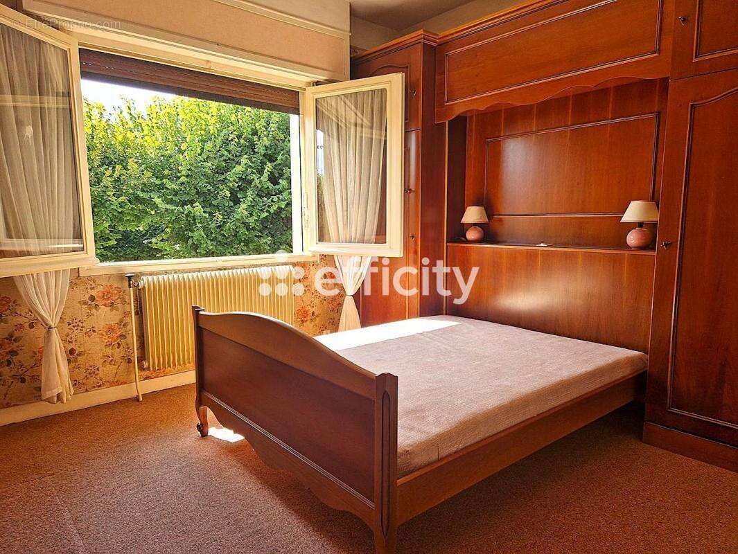 Maison 188 m² à Saint-Georges-De-Didonne  - photo 9