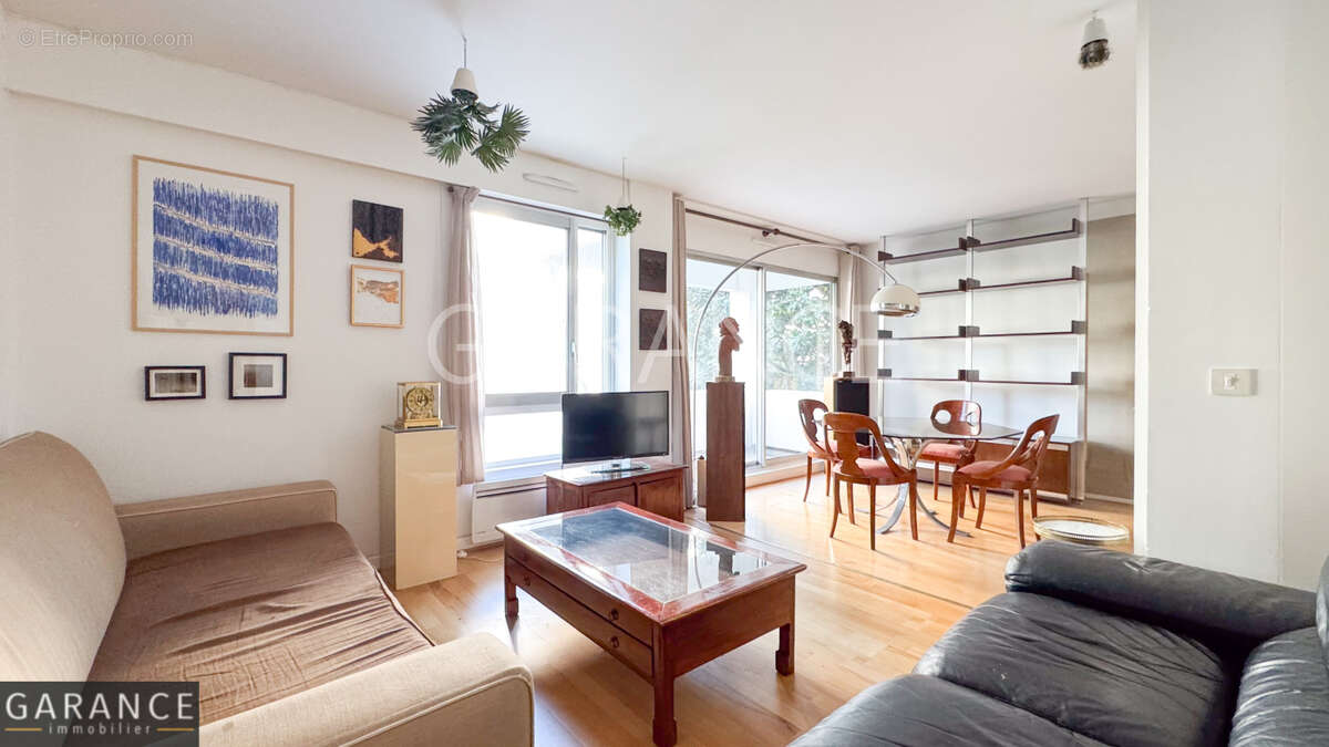 Appartement à PARIS-12E