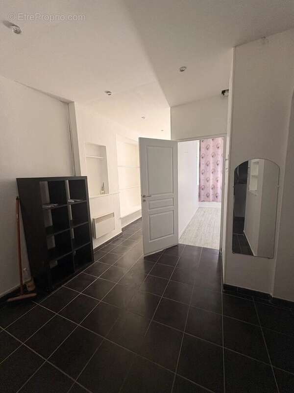 Appartement à MARSEILLE-5E