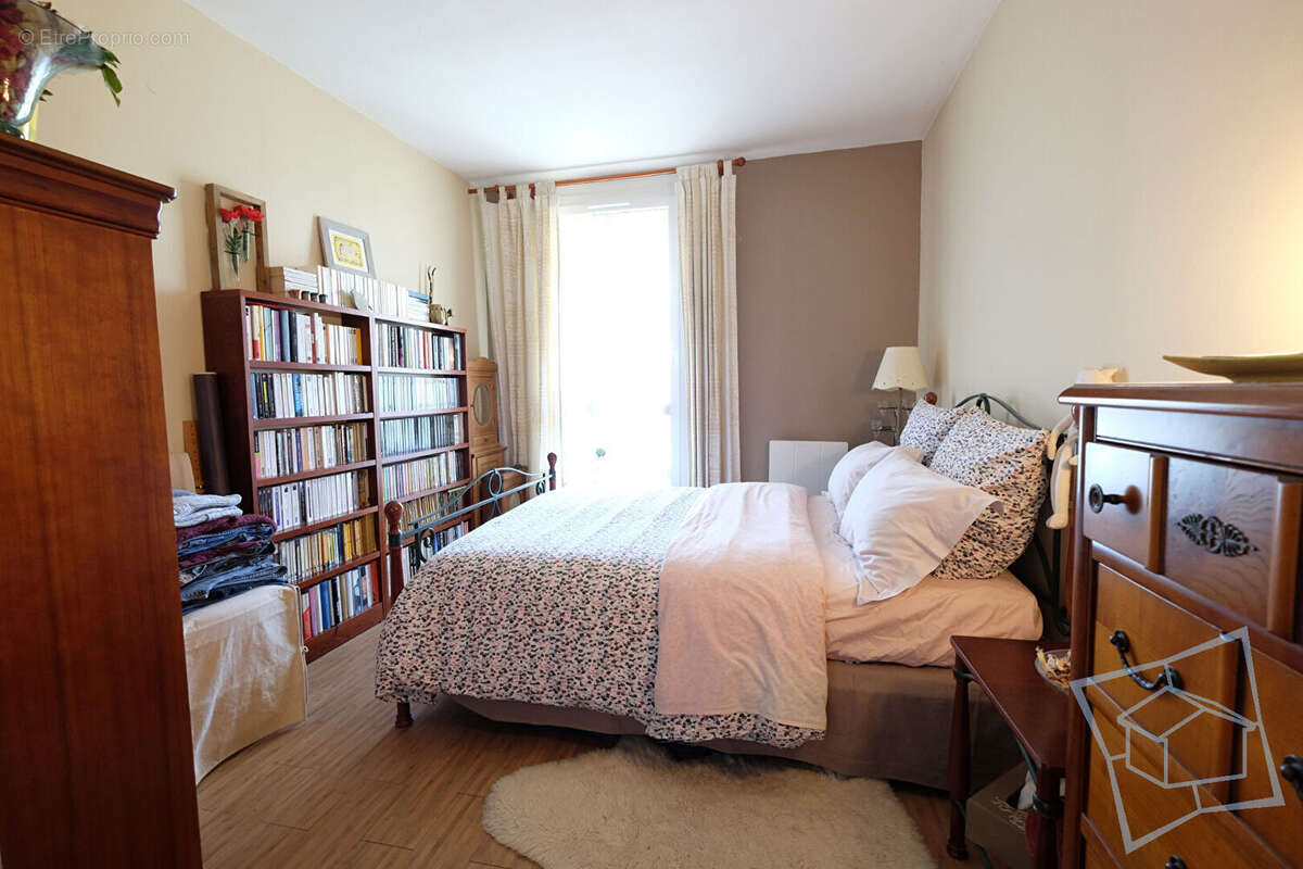 Appartement à VOISINS-LE-BRETONNEUX