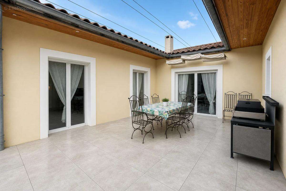 Maison à VIVIERS