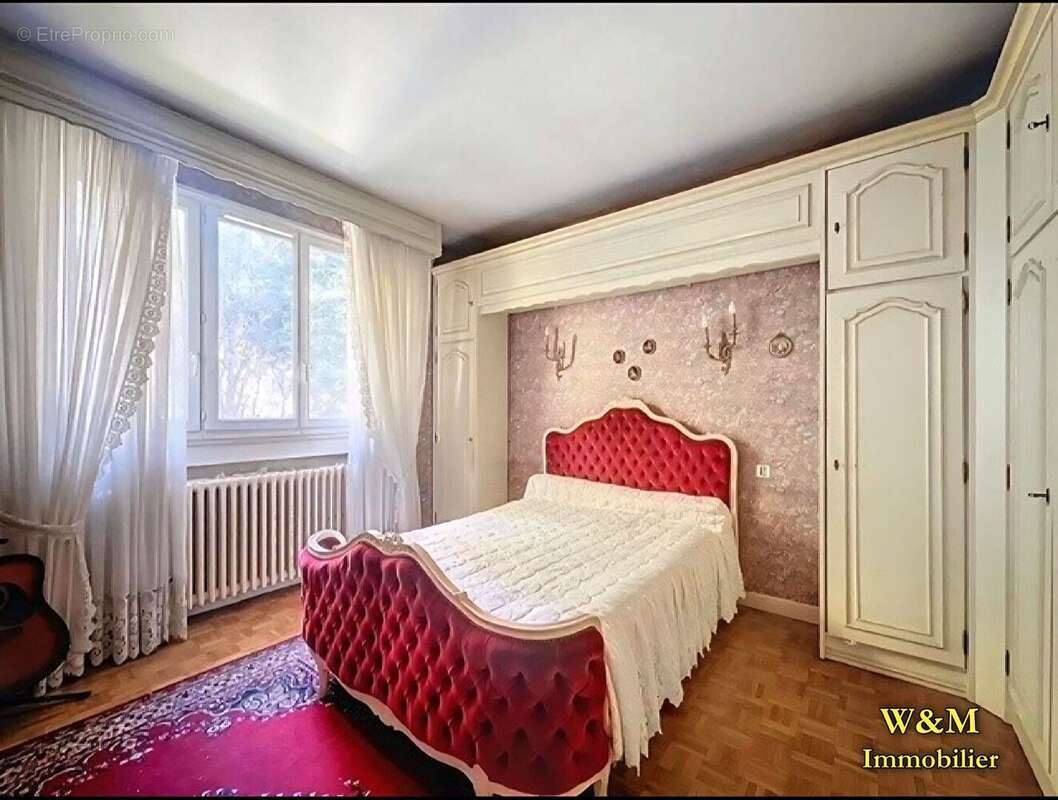 Maison à VILLENEUVE-LE-ROI