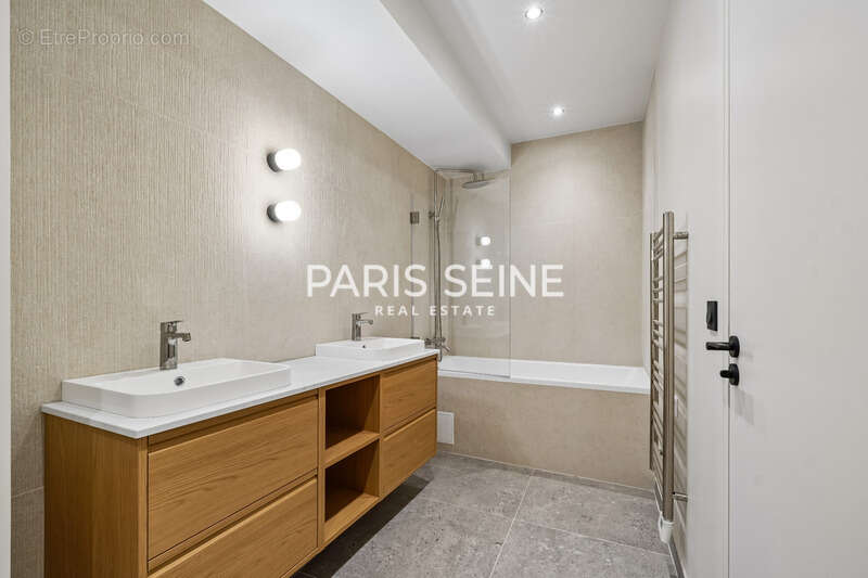 Appartement à PARIS-9E