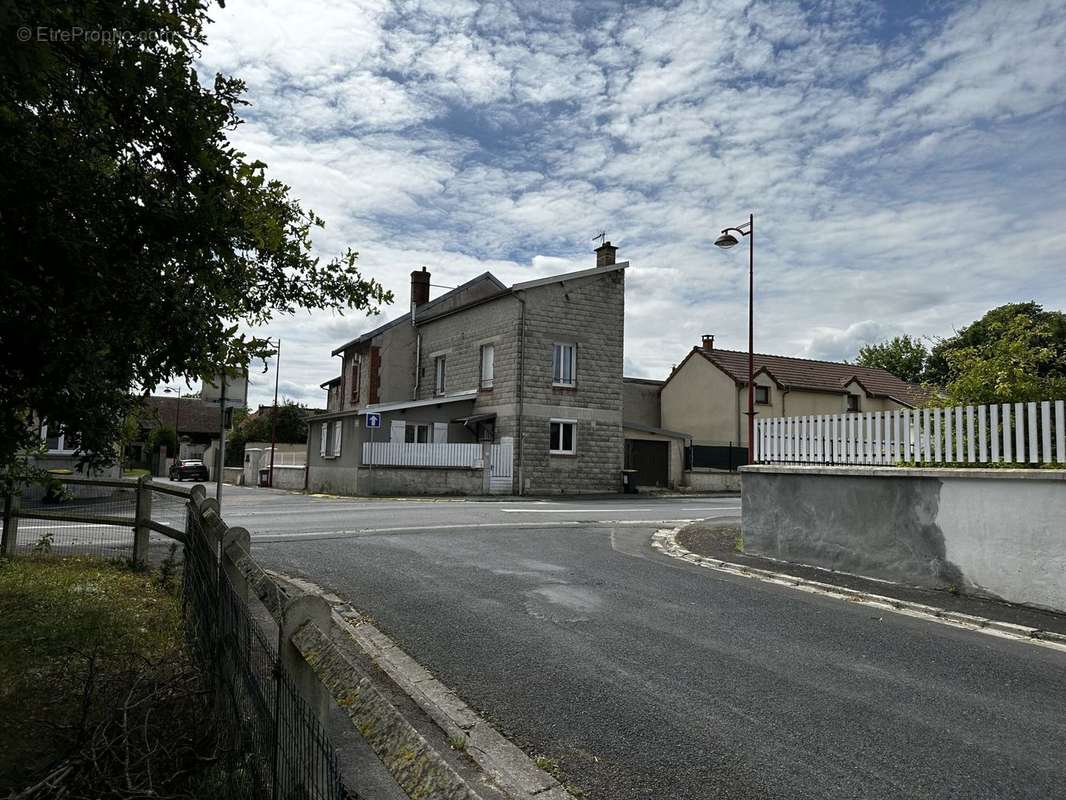 Terrain à BEINE-NAUROY