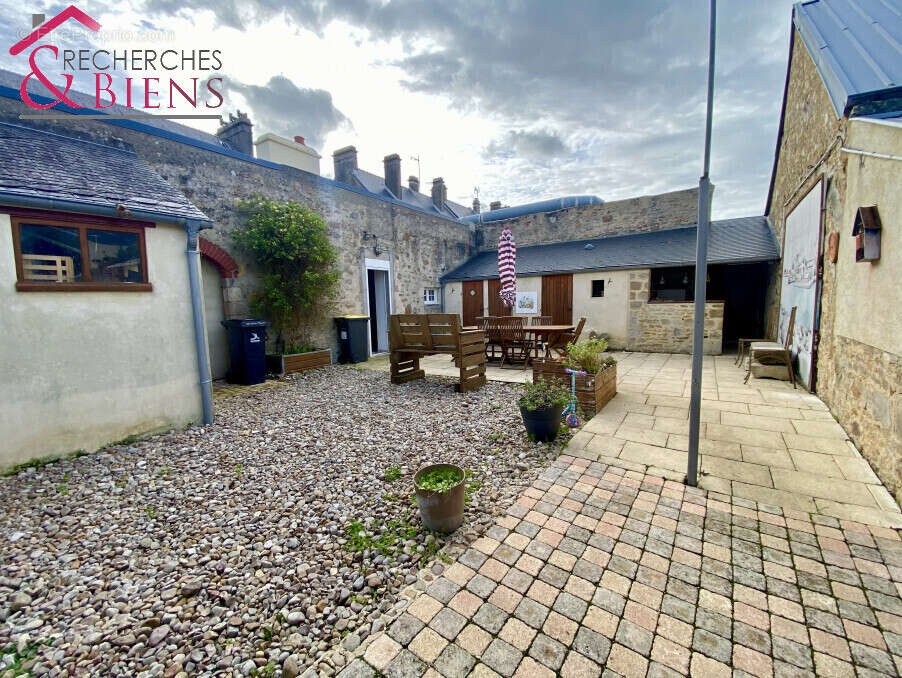 Appartement à MONTEBOURG