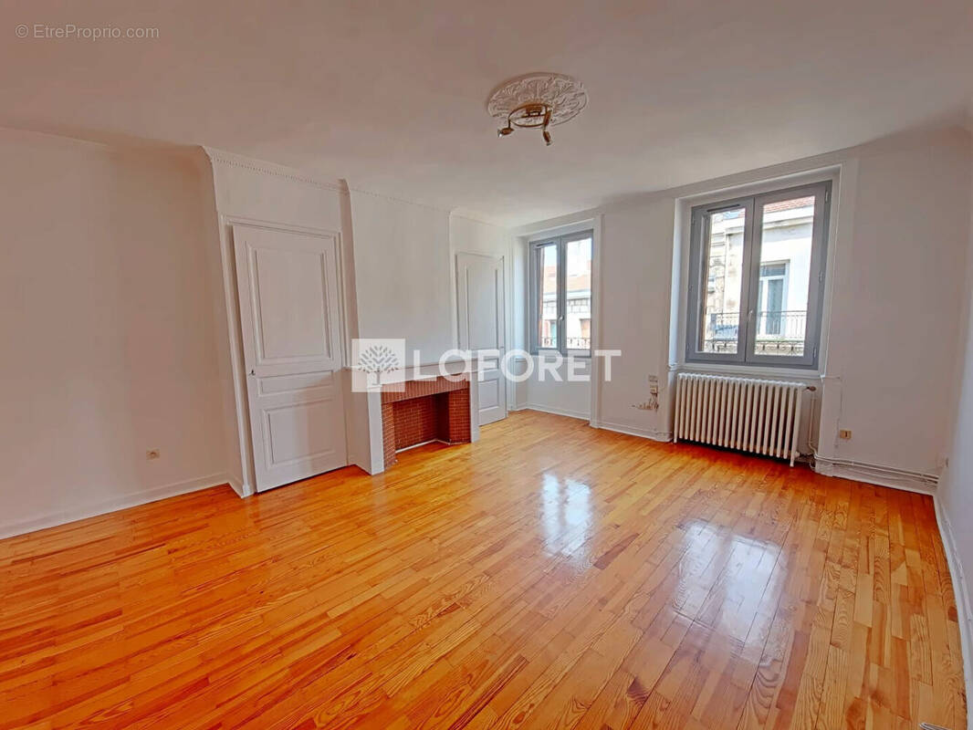 Appartement à SAINT-ETIENNE