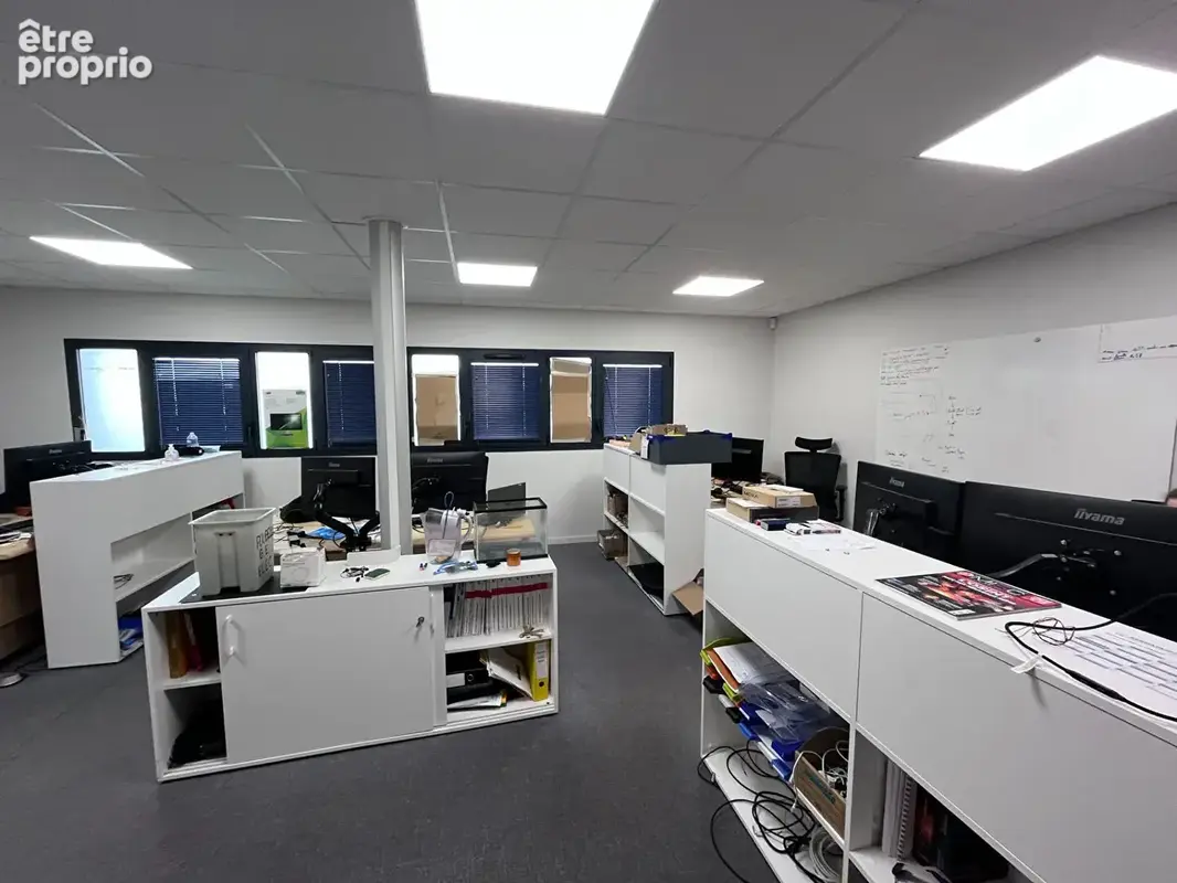 A vendre / a louer - brest kergonan - bureaux de 552 m² avec garage - photo 9